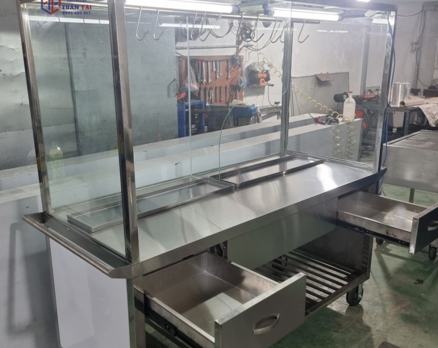 Tủ Kính Treo Bán Vịt Quay Inox 304, Bàn Chặt Tiện Lợi