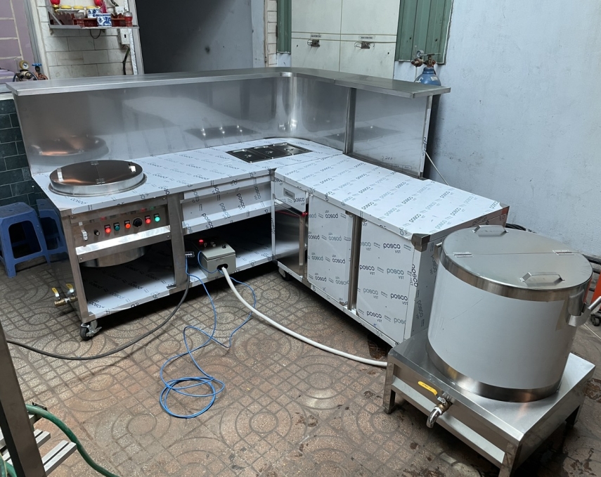 Quầy inox bán phở có nồi 